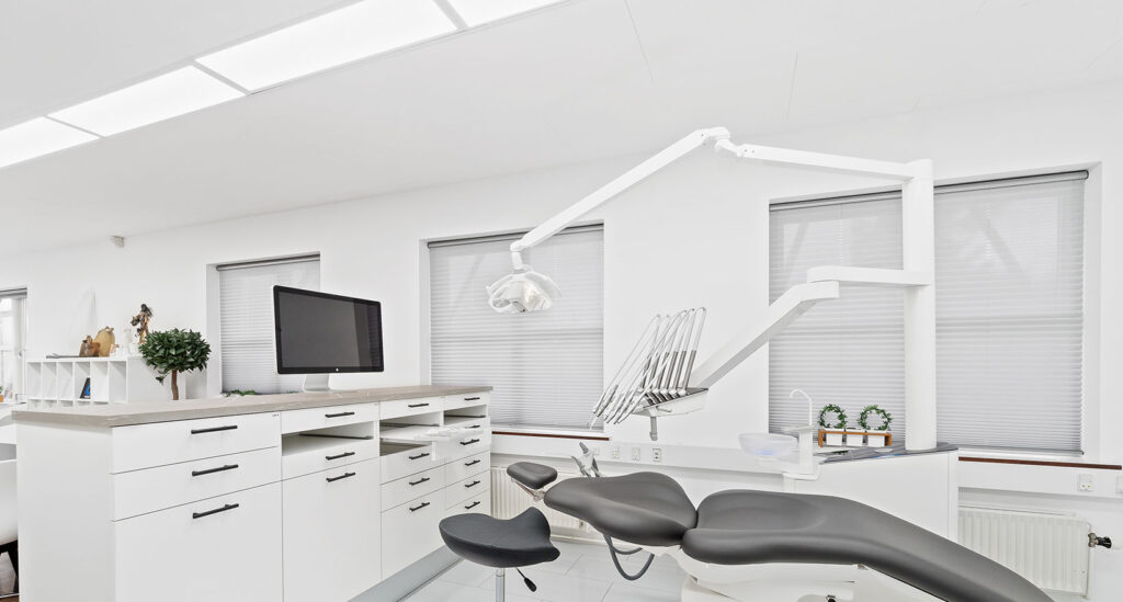 Forsiden af Scandinavisk Dental Service