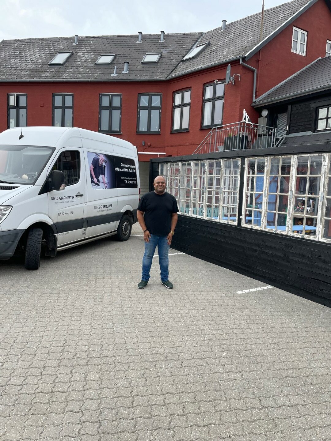 Galleri fra Glarmester Niels Larsens Eftf. Aps